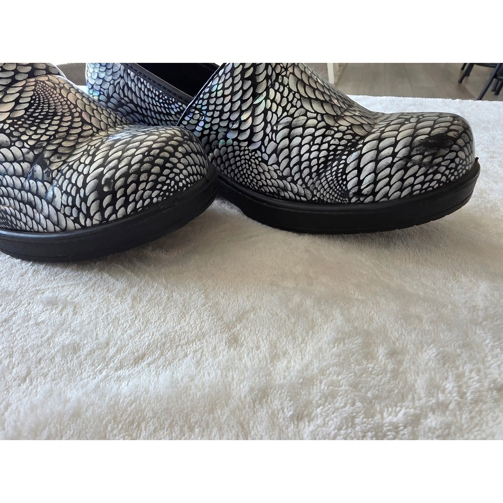 Ingaro Brandy Silver Holographic Scale Professional Clogs Womens 7.5 M Mule - Picture 3 of 6